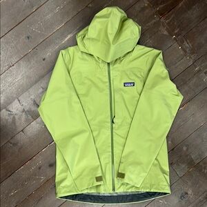 Patagonia Green Boulder Fork Rain Jacket. Size M. NWT